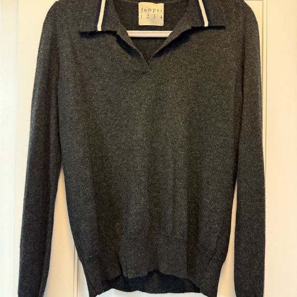 Jumper 1234 Women's Gray V-Neck Sweater - Picture 1 of 2